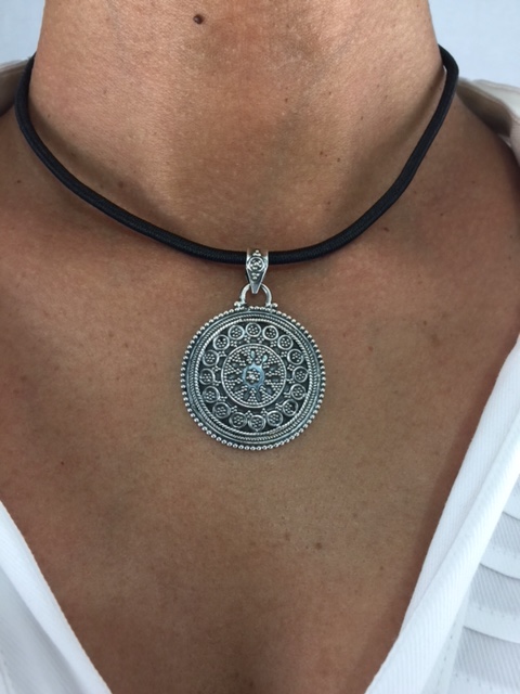 Mandala-Medaillon-Anhänger aus 925er Silber