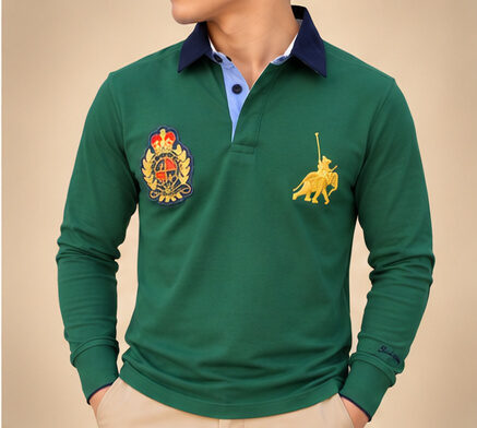 Grünes Poloshirt Langarm Herren – Vorderansicht klassischer Schnitt – Fleur d'Héritage